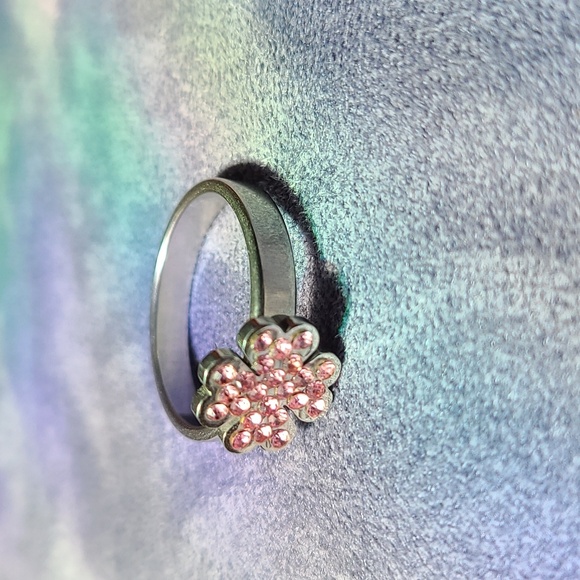 Ring - Picture 3 of 3